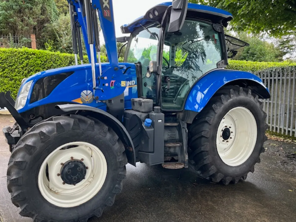 2017 New Holland T6.145 E/C  c/w MX T410 Loader - Image 4