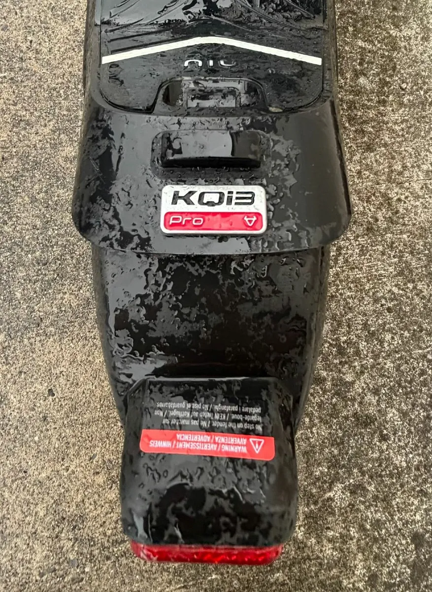 NIU KQi3 Pro Electric Scooter - Image 4