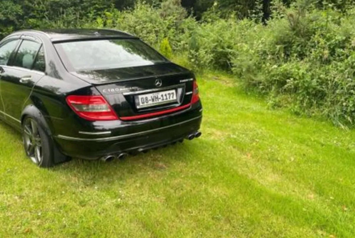 Mercedes C180 Petrol -126k miles - twin exhaust - Image 4