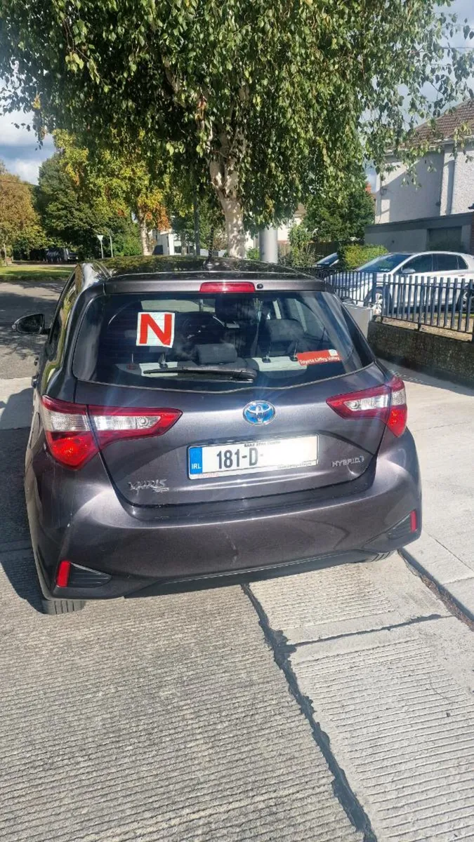 Toyota Yaris Luna Hybrid 2018 - Image 4