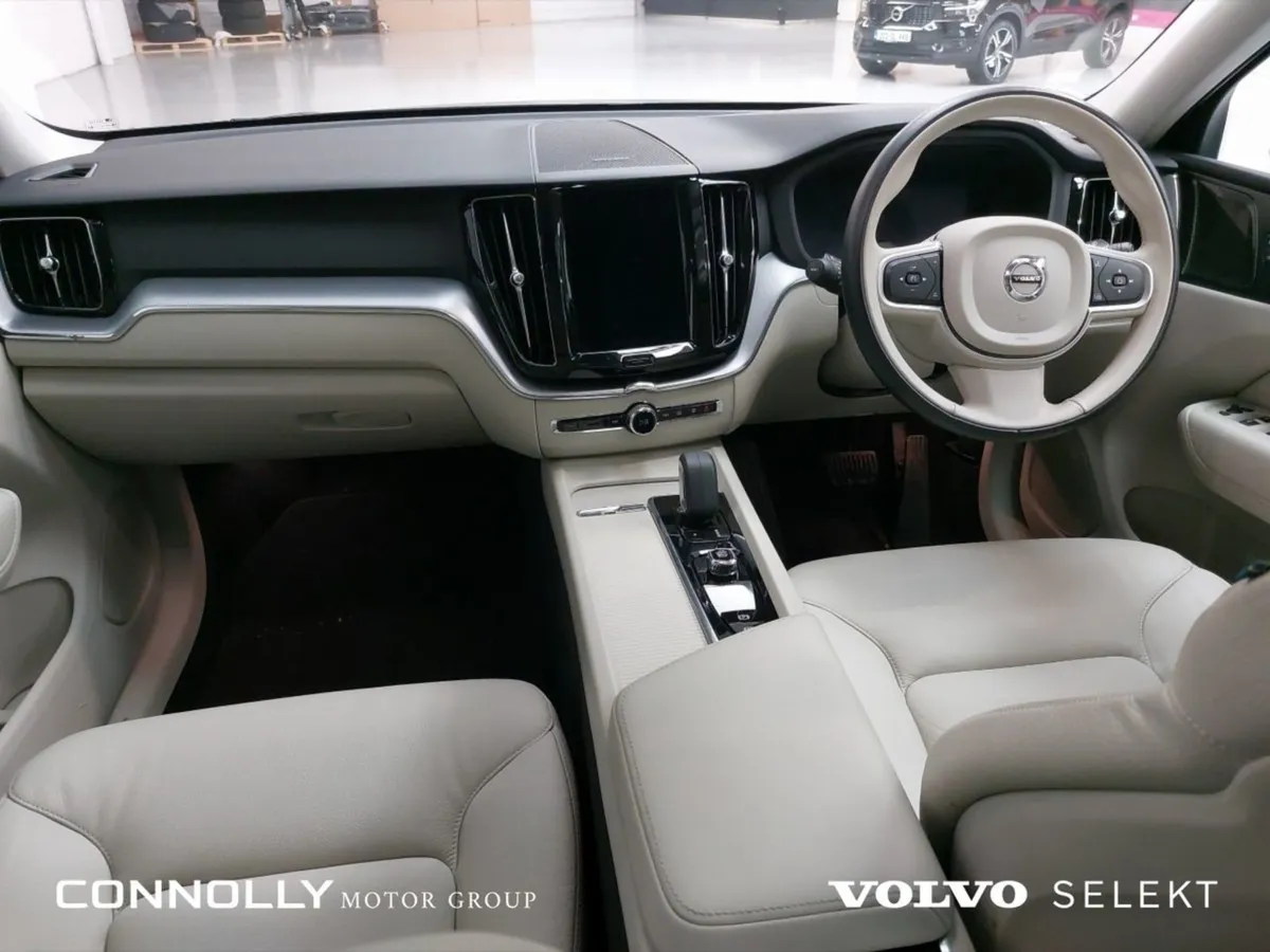 Volvo XC60 B4 DSL Momentum  395pm - Image 4