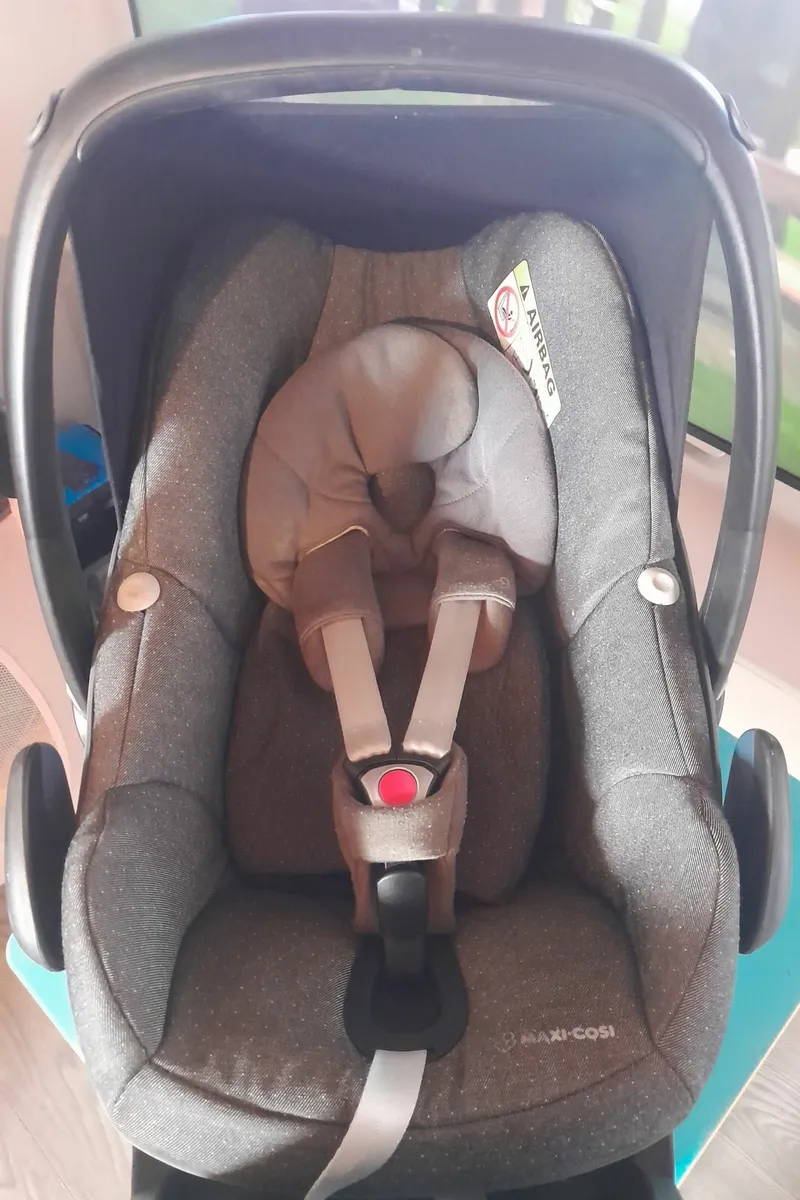 Maxi cosi pebble car seat - Image 2
