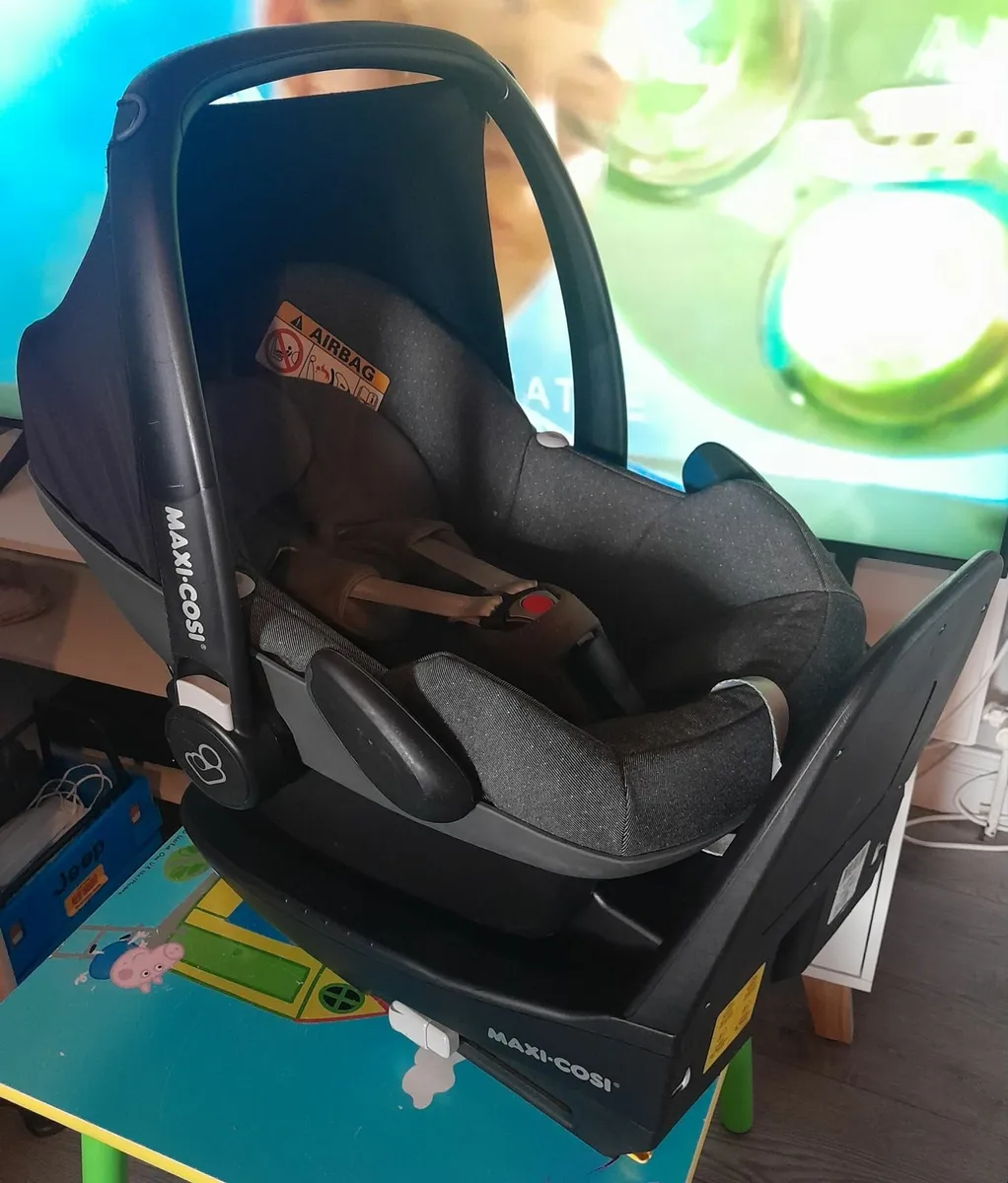 Maxi cosi pebble car seat - Image 3