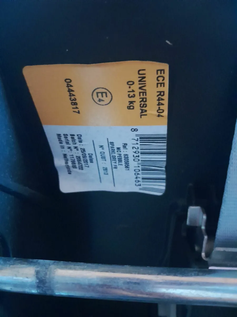 Maxi cosi pebble car seat - Image 4