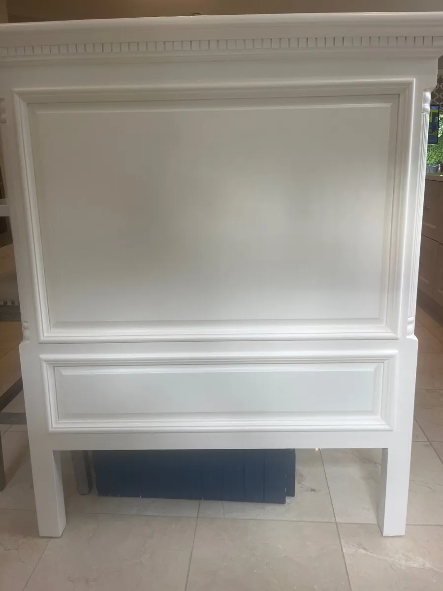 Wooden headboard - Image 1
