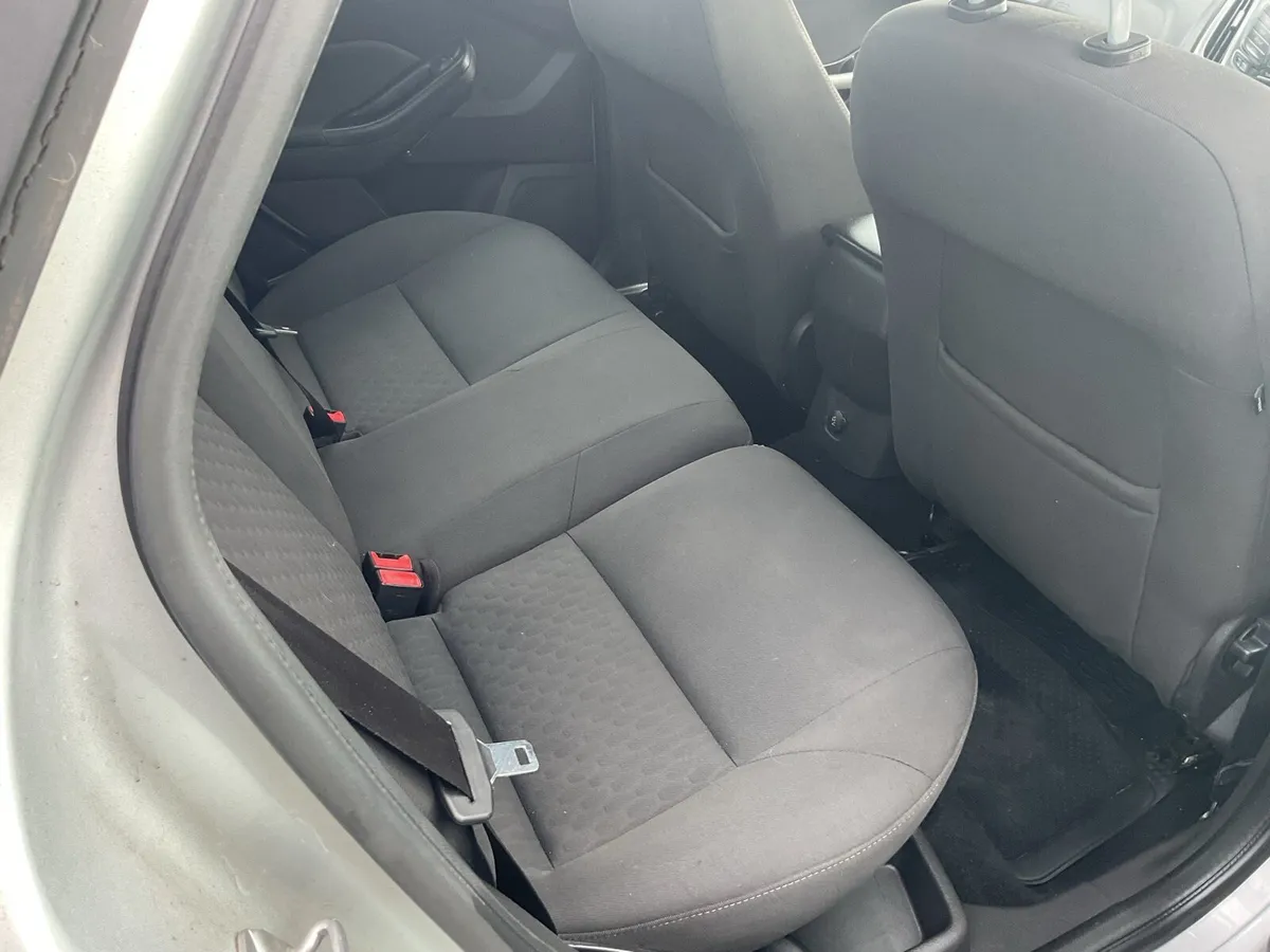 141 ford focus saloon 1.6 diesel - Image 4