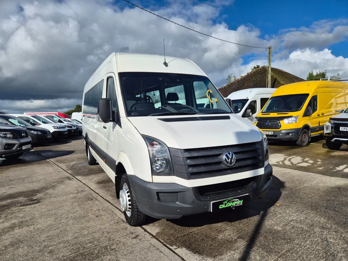 2017 VOLKSWAGEN CRAFTER TWIN WHEEL MINIBUS - Image 2