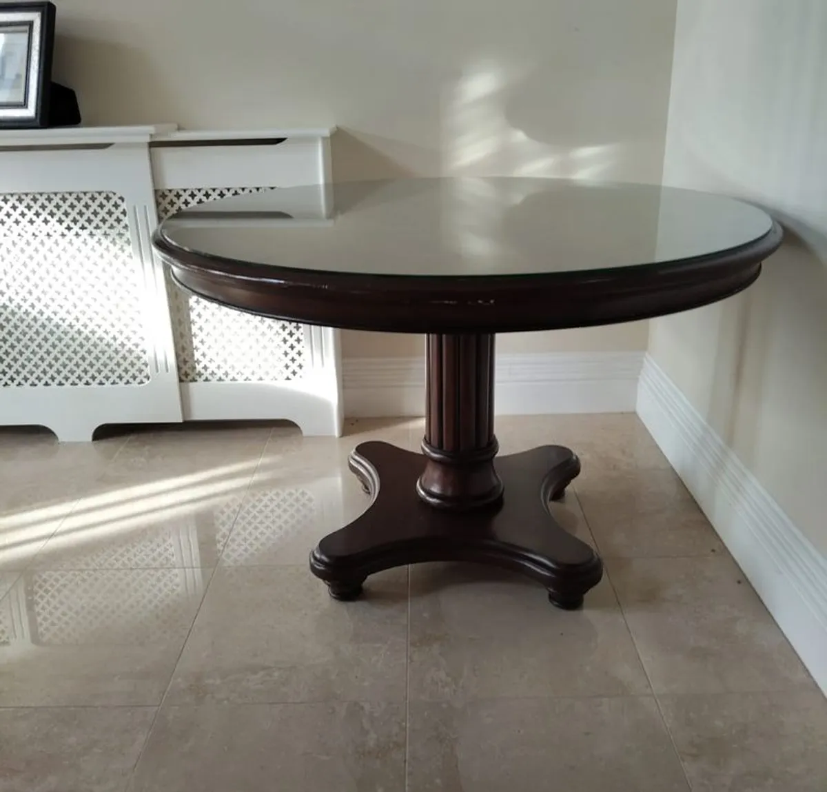 Willis & Gambier Dining Table and 4 Chairs - Image 2