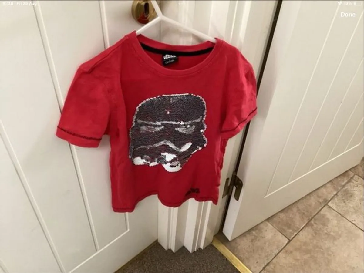 T shirts age 7/8 - Image 1
