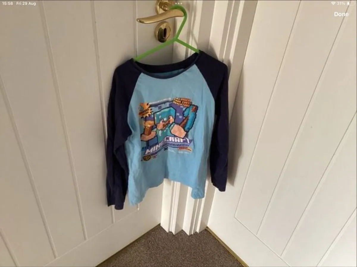 T shirts age 7/8 - Image 2