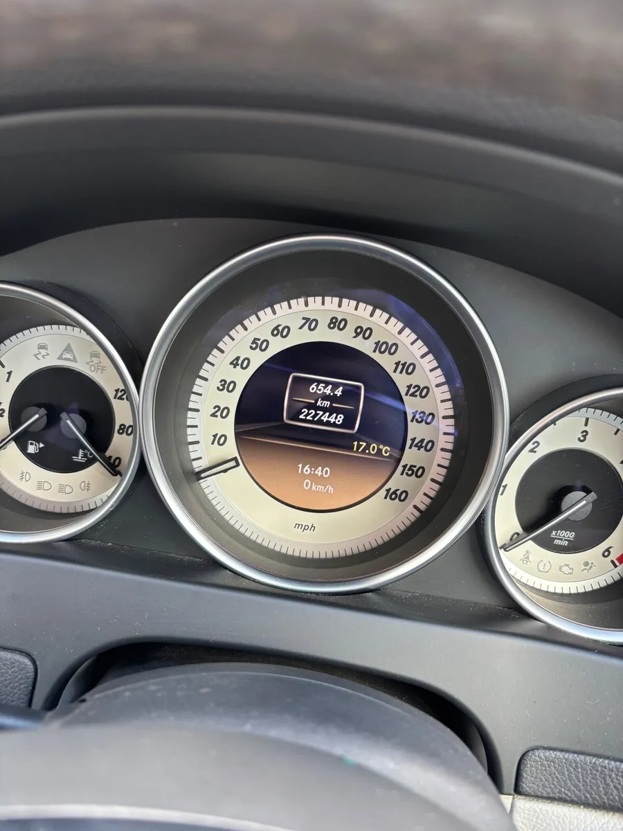 Mercedes-Benz C-Class 2012 ***LONG NCT*** - Image 3