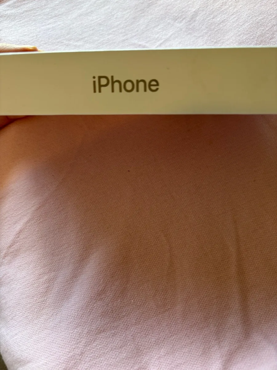 iPhone 16 pro max - Image 4