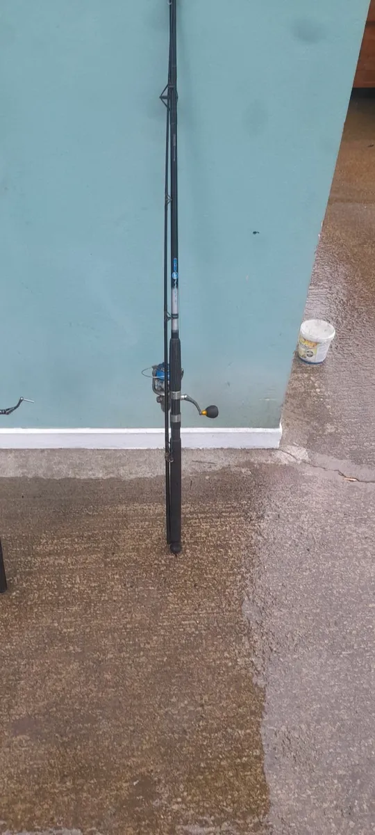 2x Fishing  Rod - Image 3