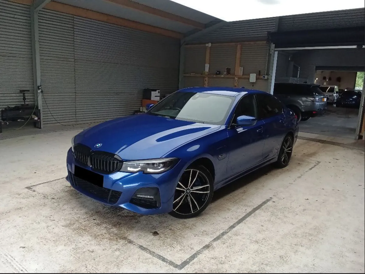 BMW 3 SERIES 330e M SPORT HYBRID  BROWN LEATHER - Image 1