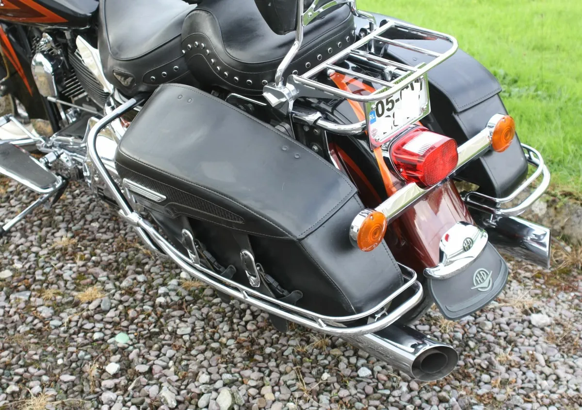 2005 Harley-Davidson Road King low miles - Image 3