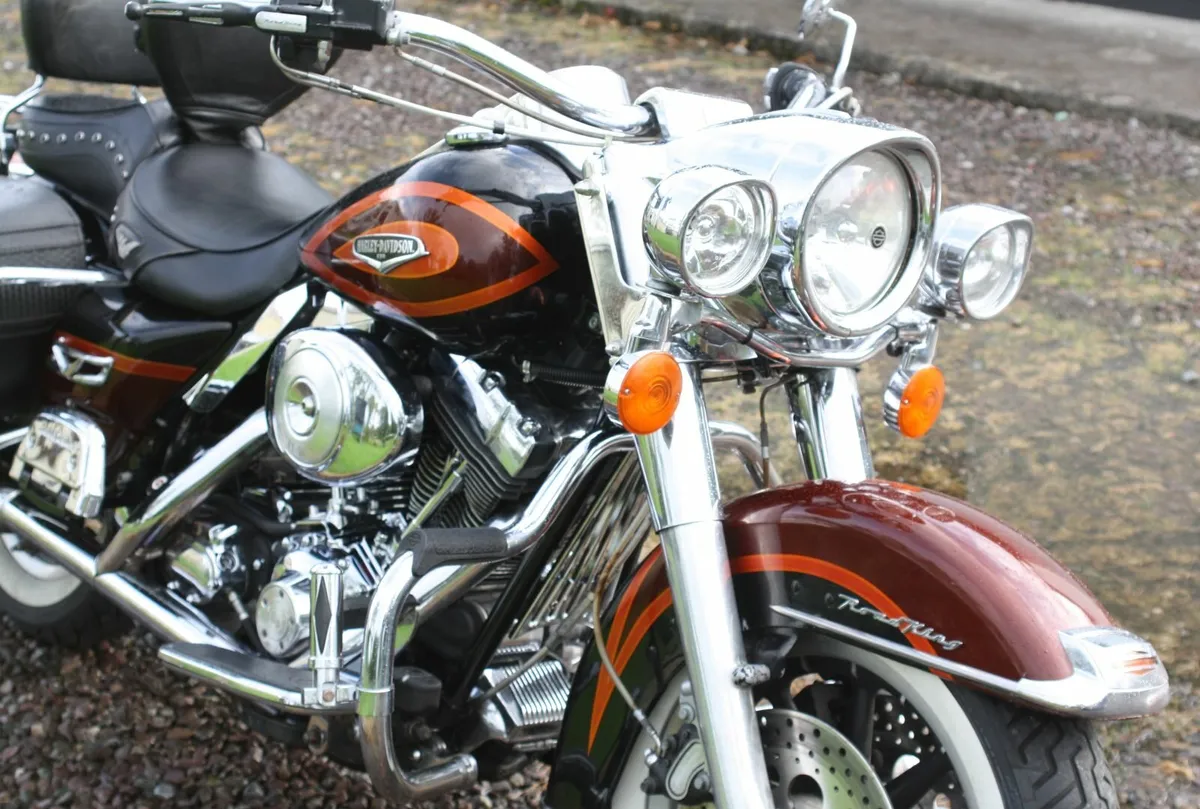 2005 Harley-Davidson Road King low miles - Image 4