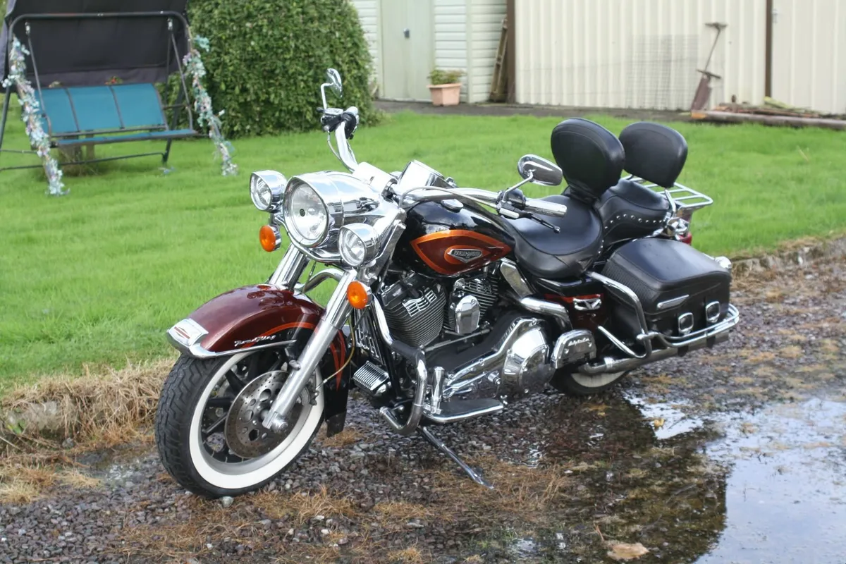 2005 Harley-Davidson Road King low miles - Image 1