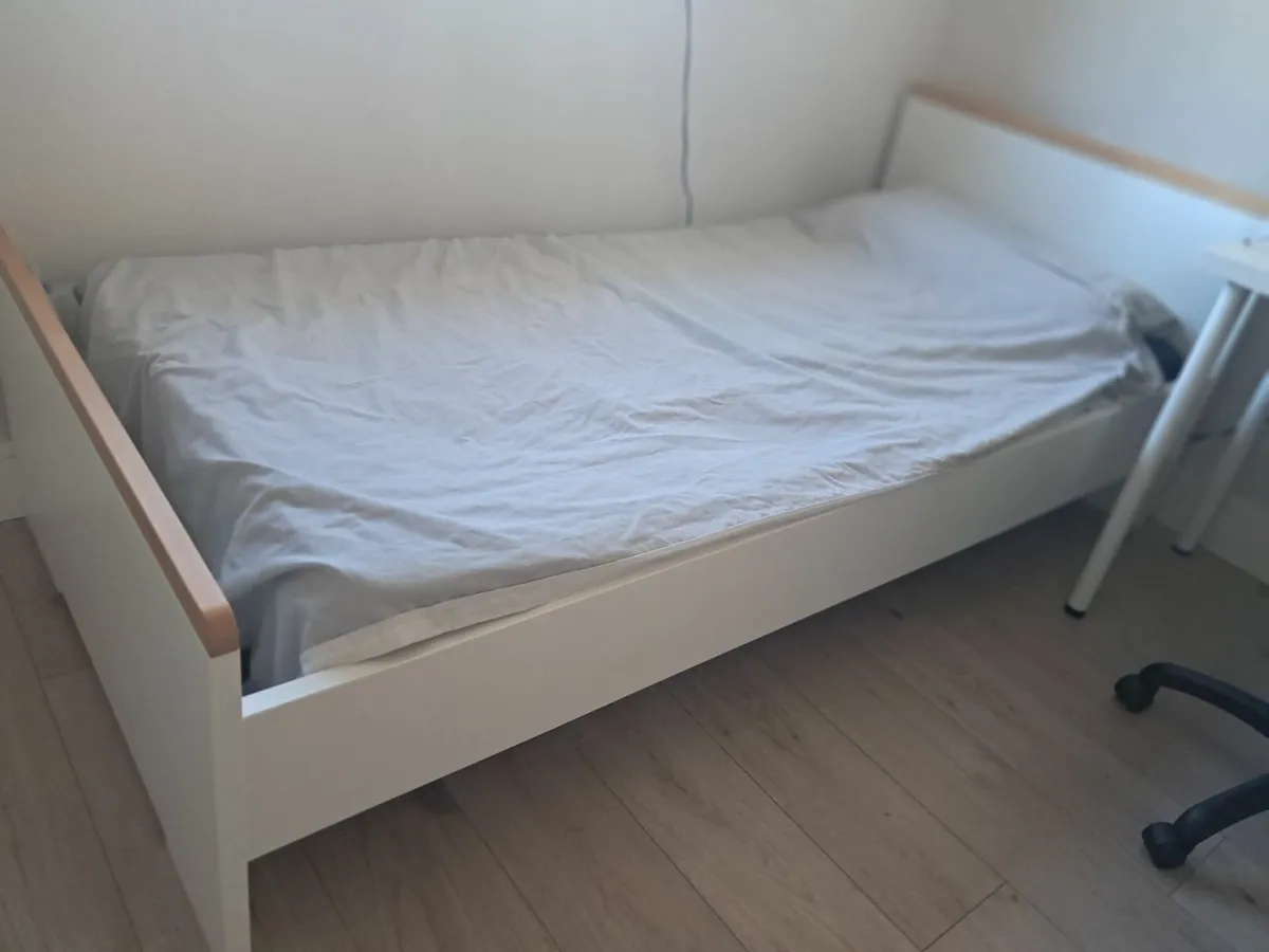 Single bed - Image 3