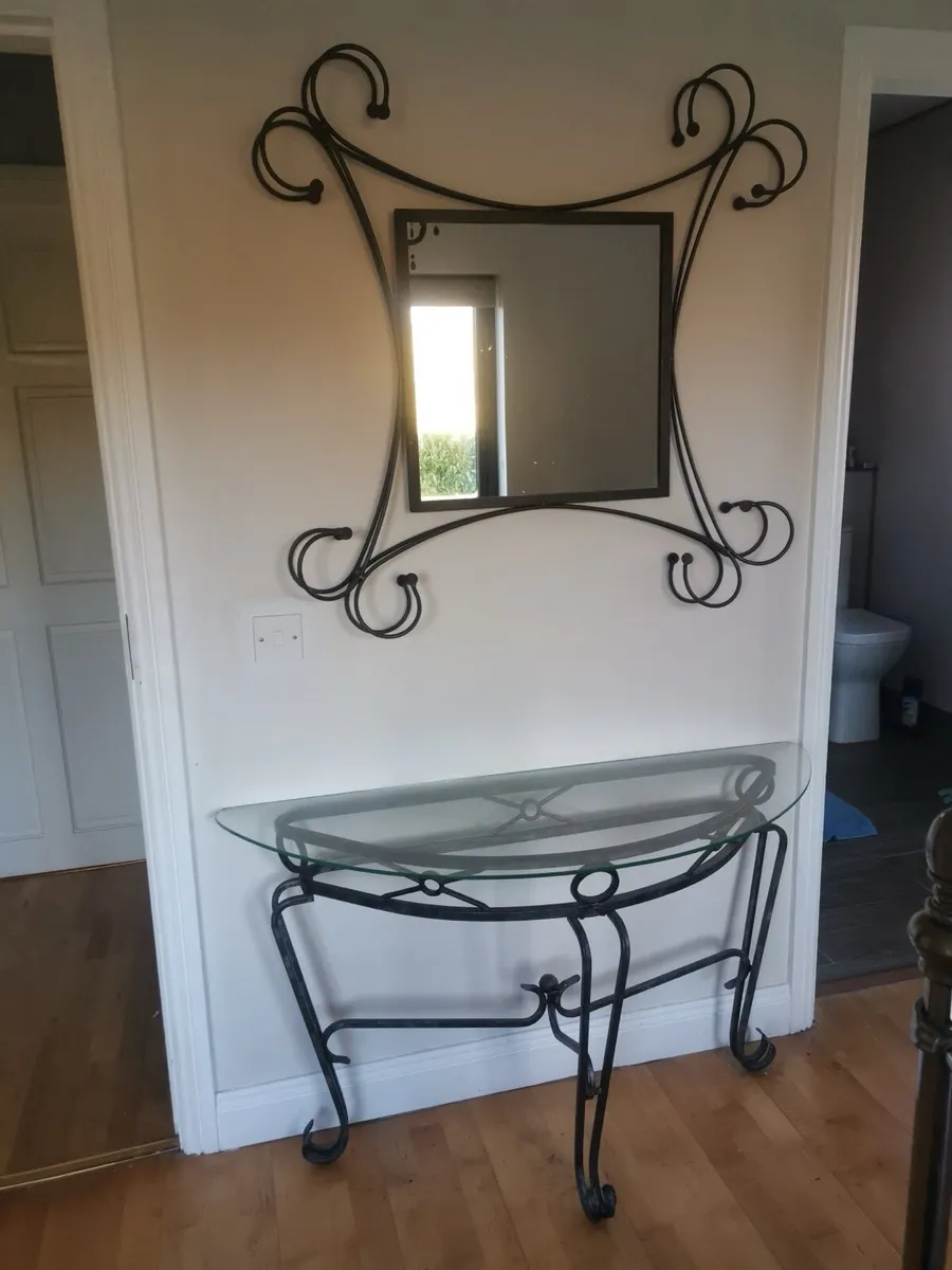 Glass table and mirror - Image 1