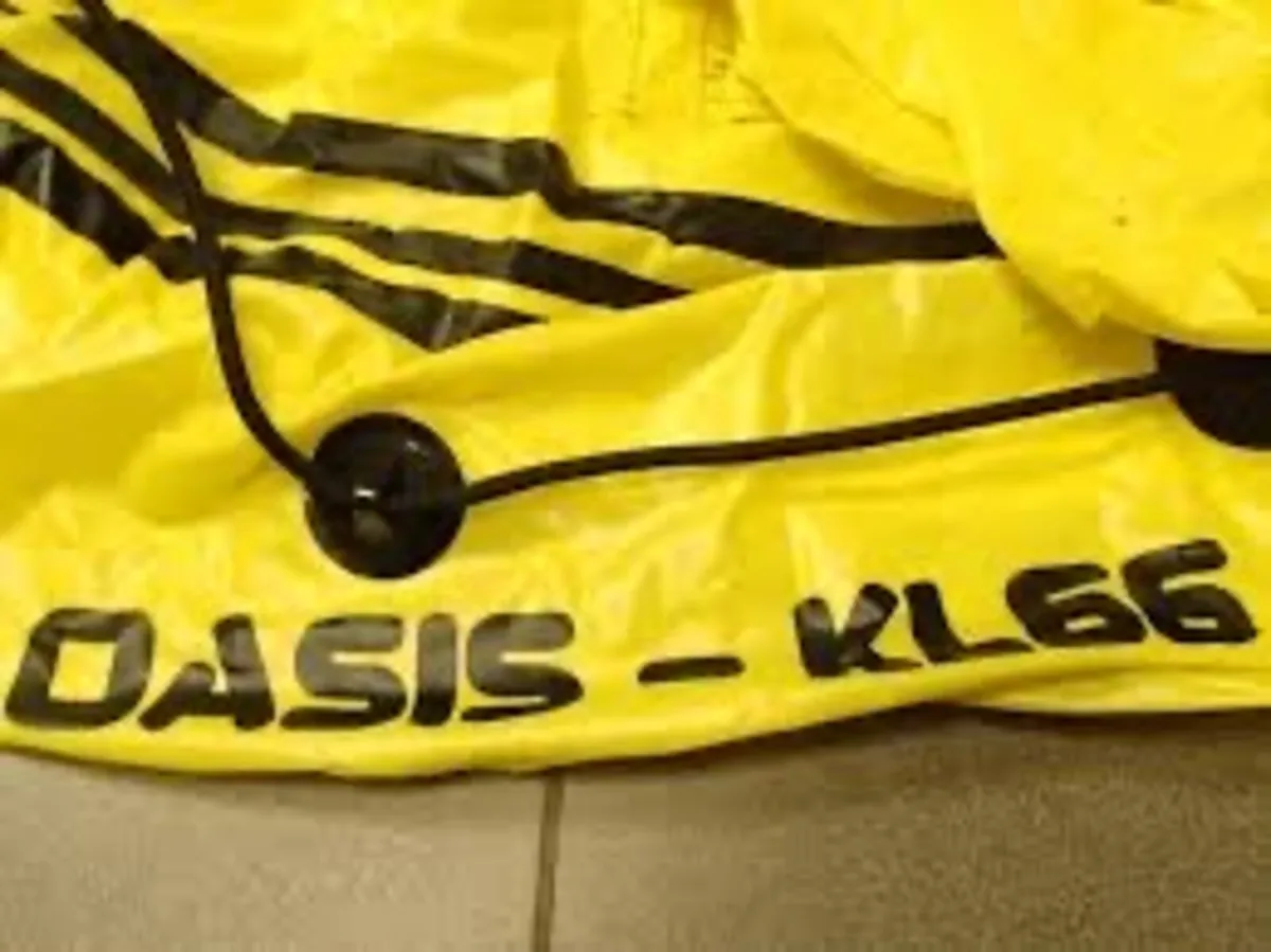 Oasis KL86 blow up boat - Image 2