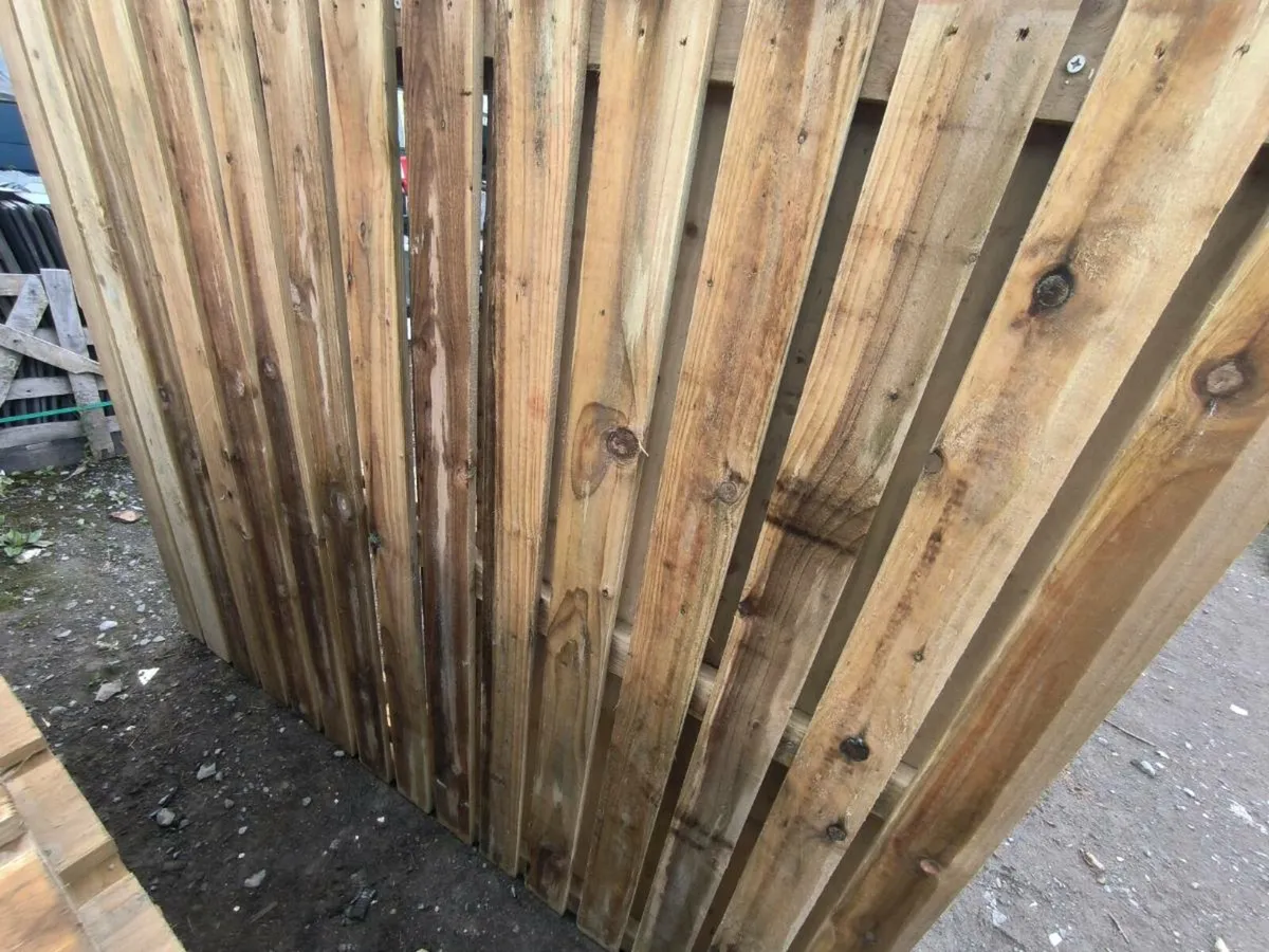 Timber fencing - Image 3