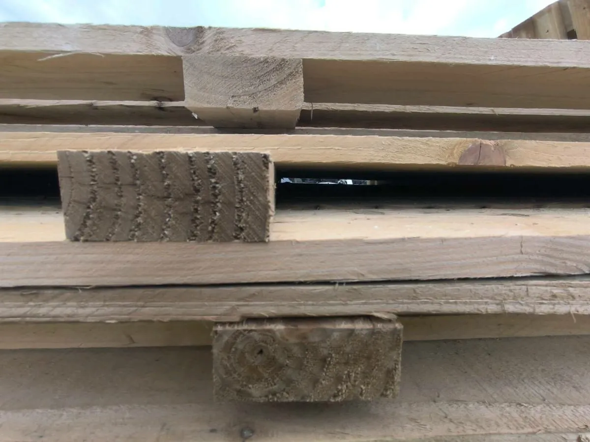 Timber fencing - Image 4