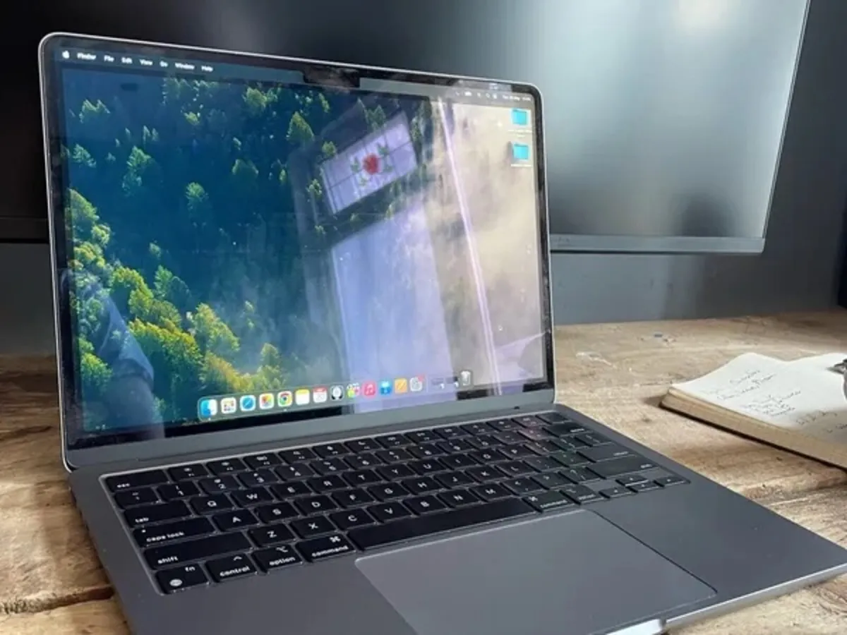 Macbook Air M2 Quick Sale - Image 2