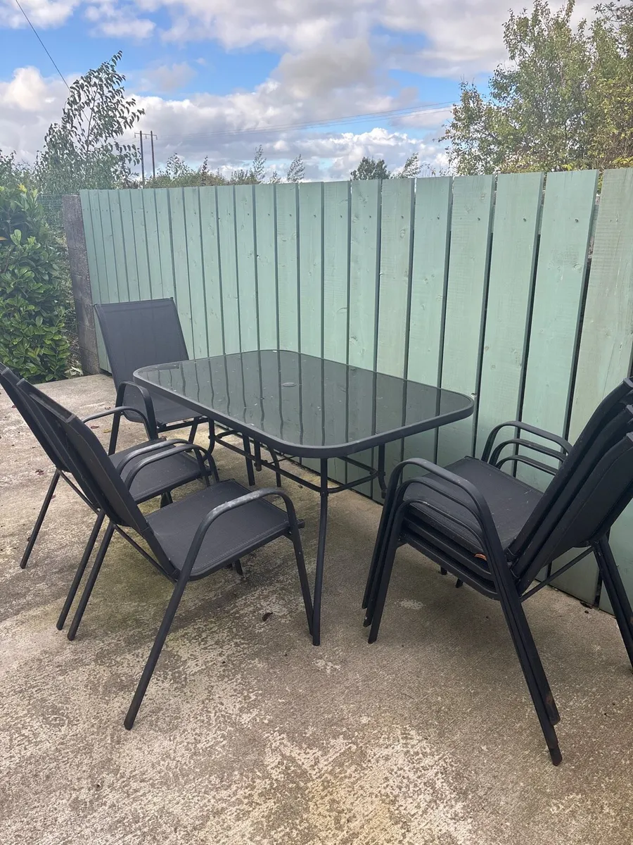 Garden Table and 6 chairs - Image 1