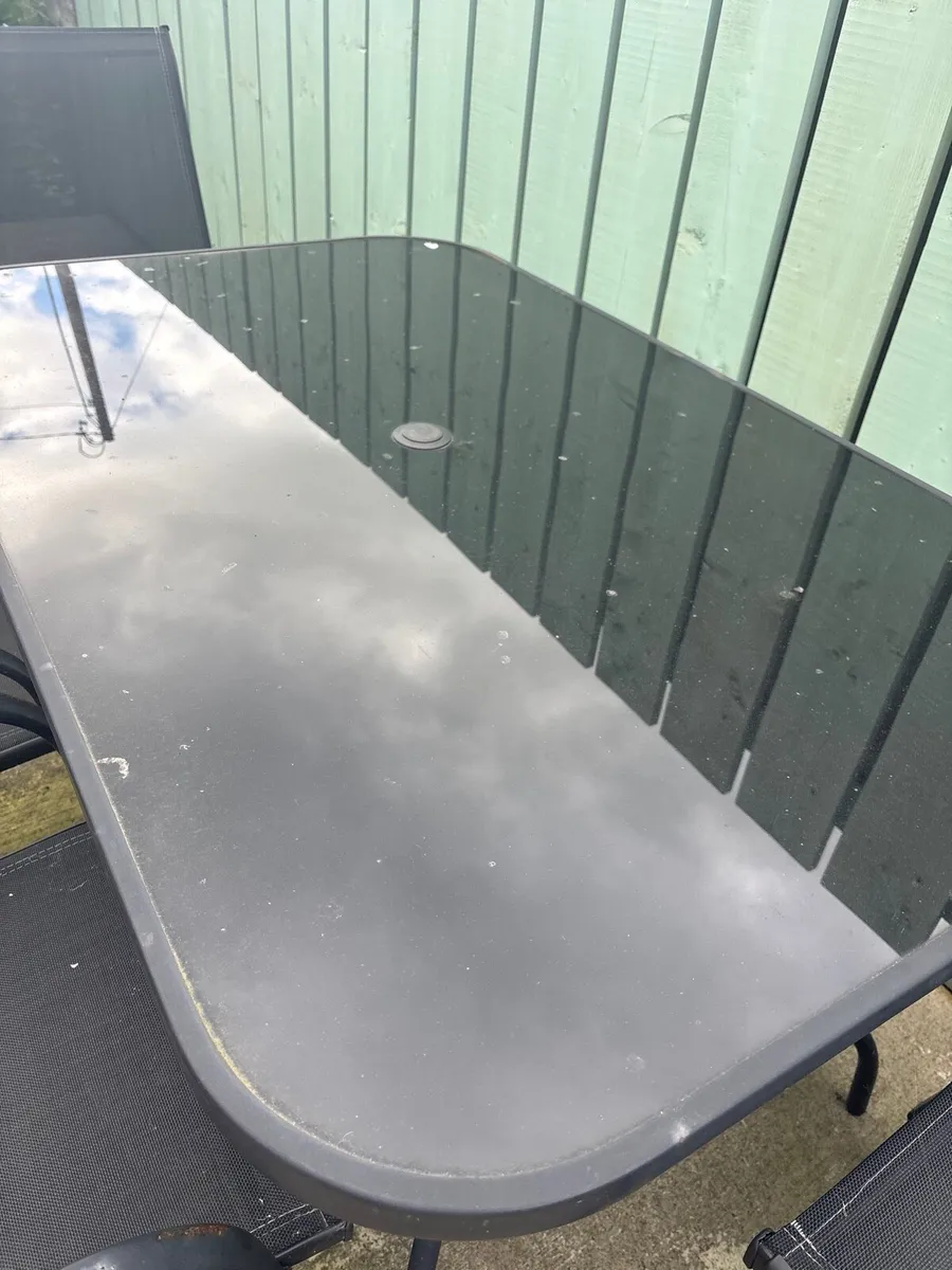 Garden Table and 6 chairs - Image 4