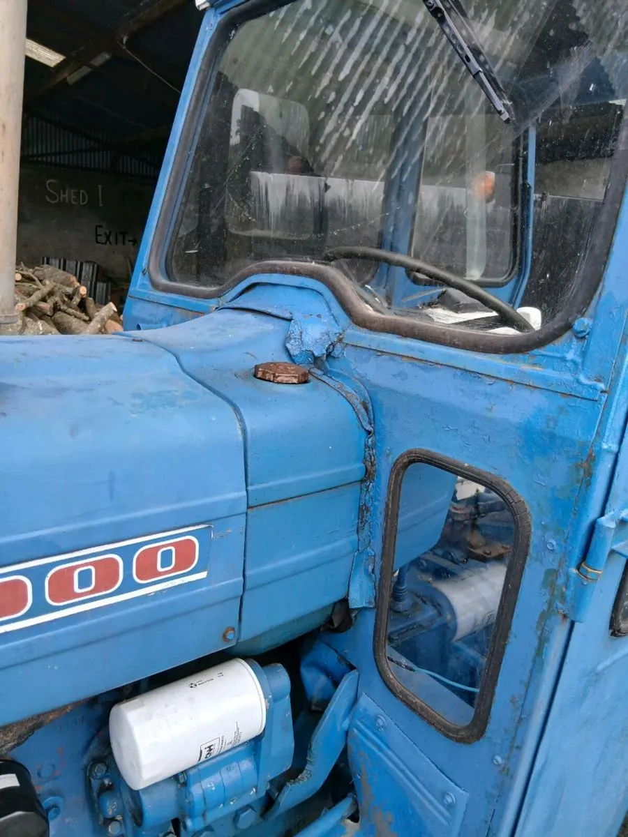 Ford 2000 - Image 1