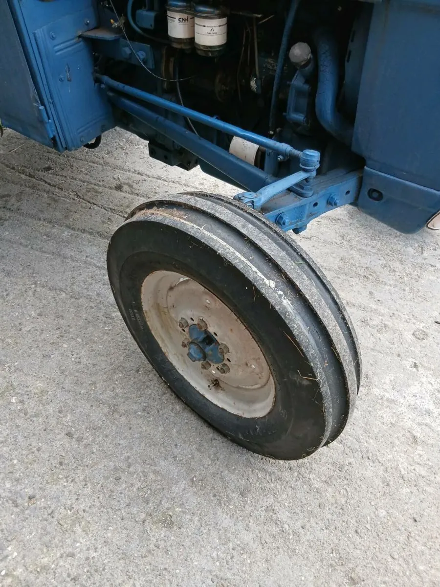Ford 2000 - Image 3