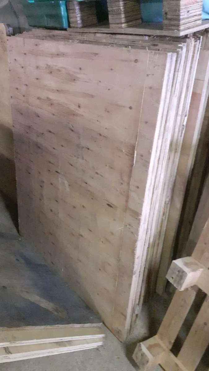 Thick used plywood - Image 3