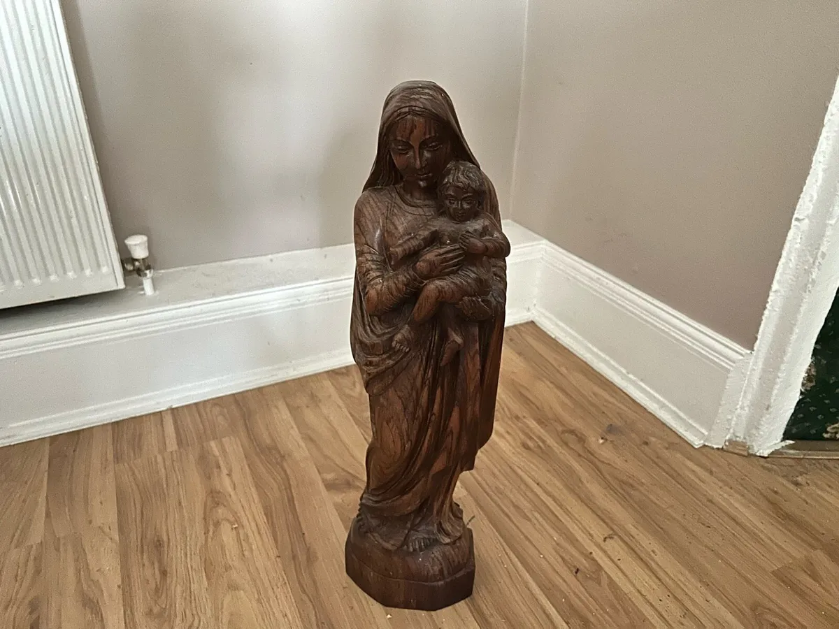 Jesus statue - Image 2