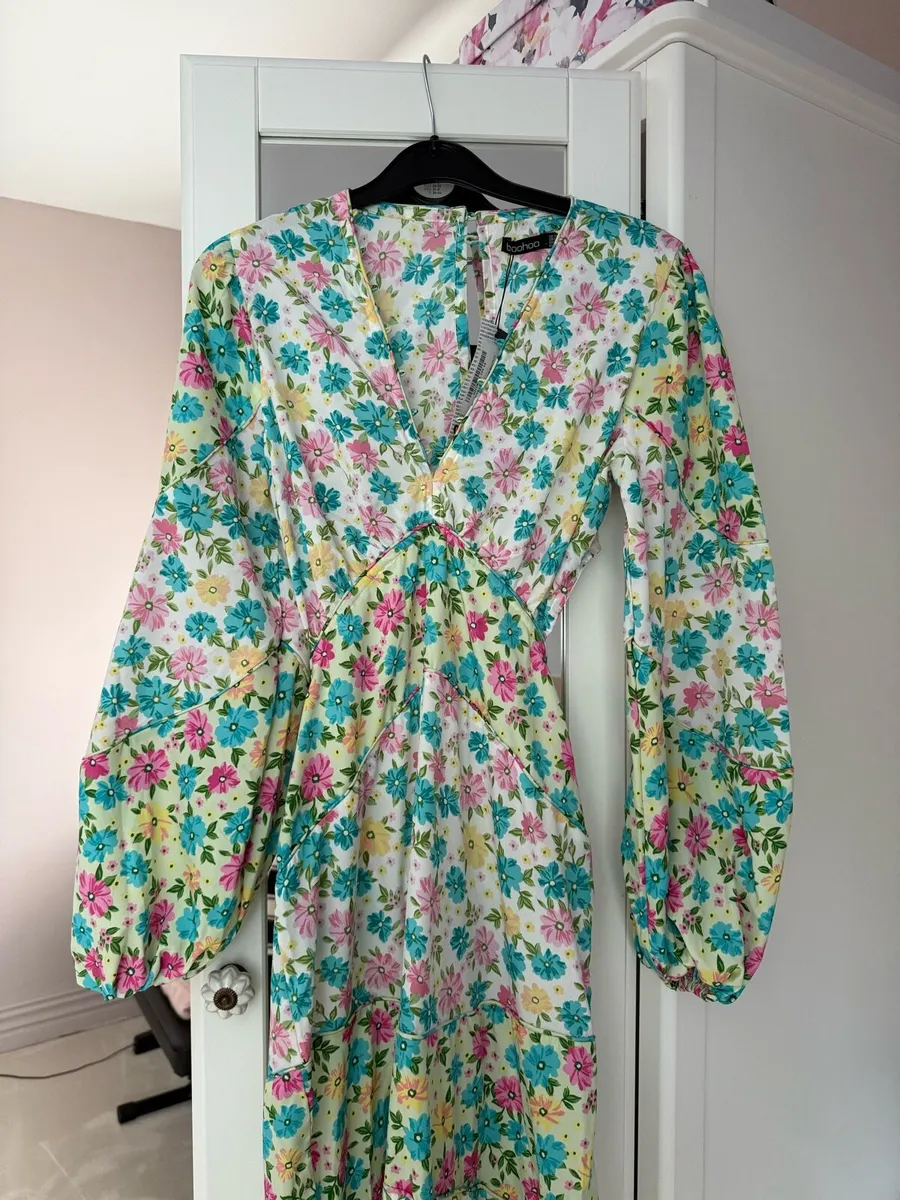 Floral Maxi Dress (New with tags on) - Image 1
