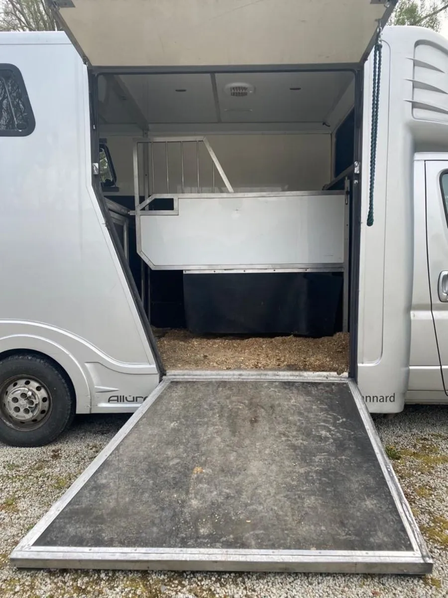 3.5 ton Horse lorry - Image 2