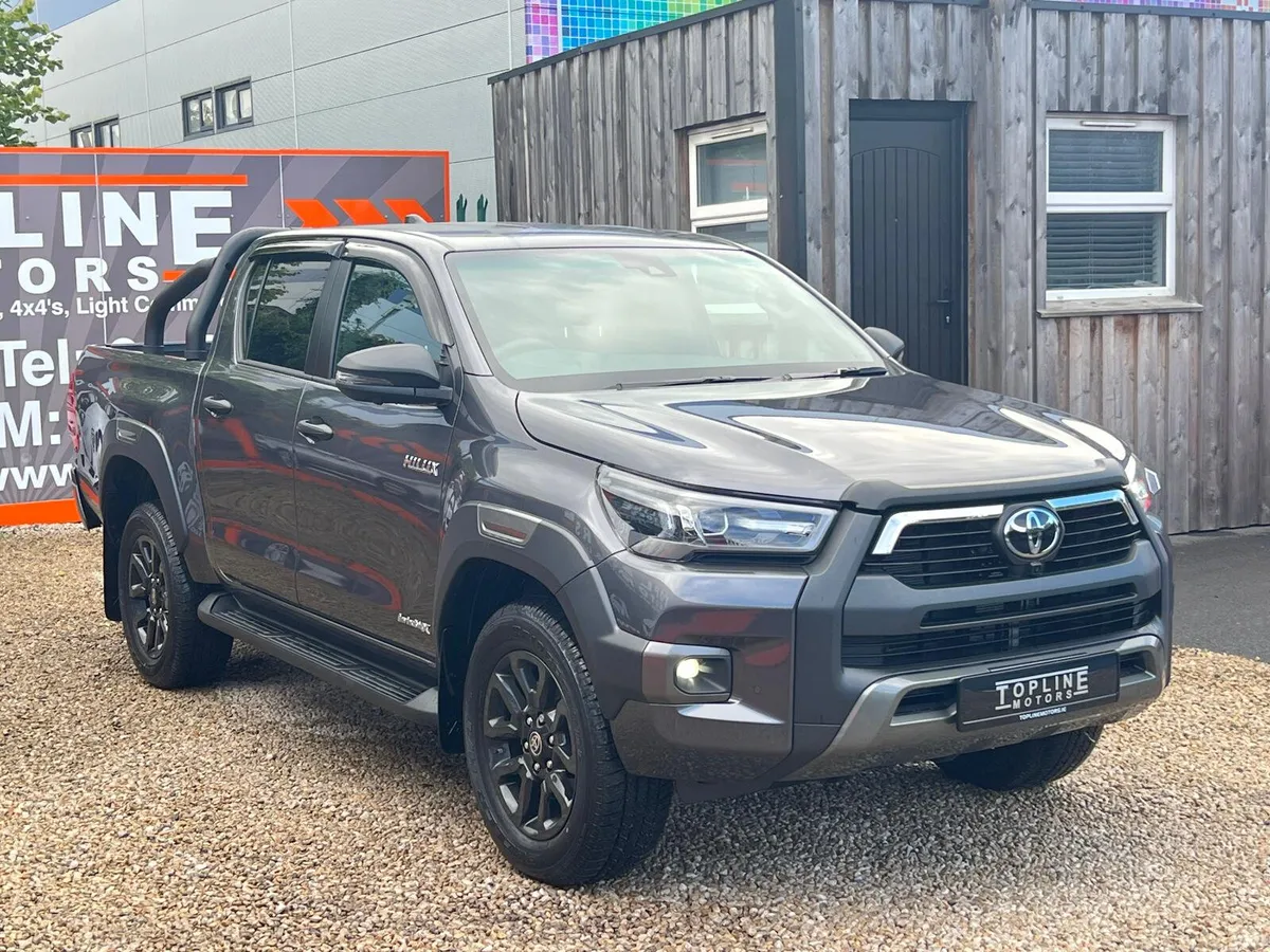 //STUNNING TOYOTA HILUX INVICIBLE X== - Image 4