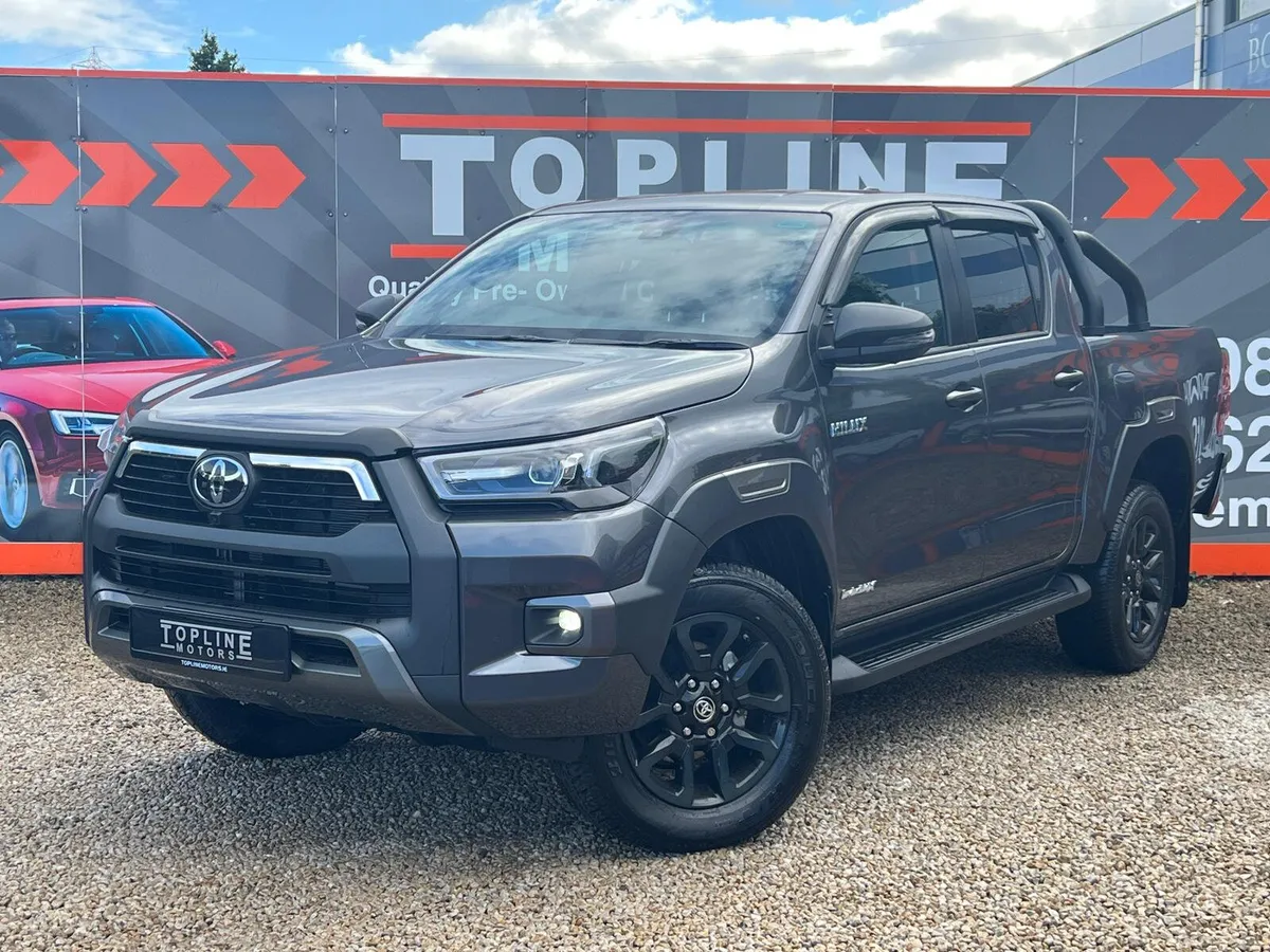 //STUNNING TOYOTA HILUX INVICIBLE X== - Image 2