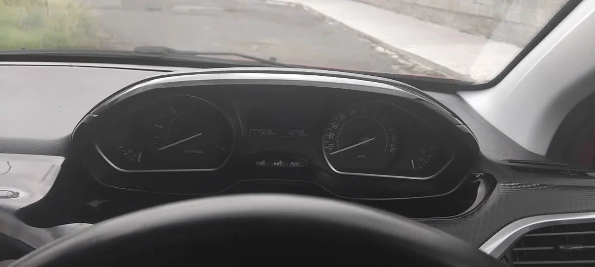 Peugeot 2008 2017 service history - Image 4