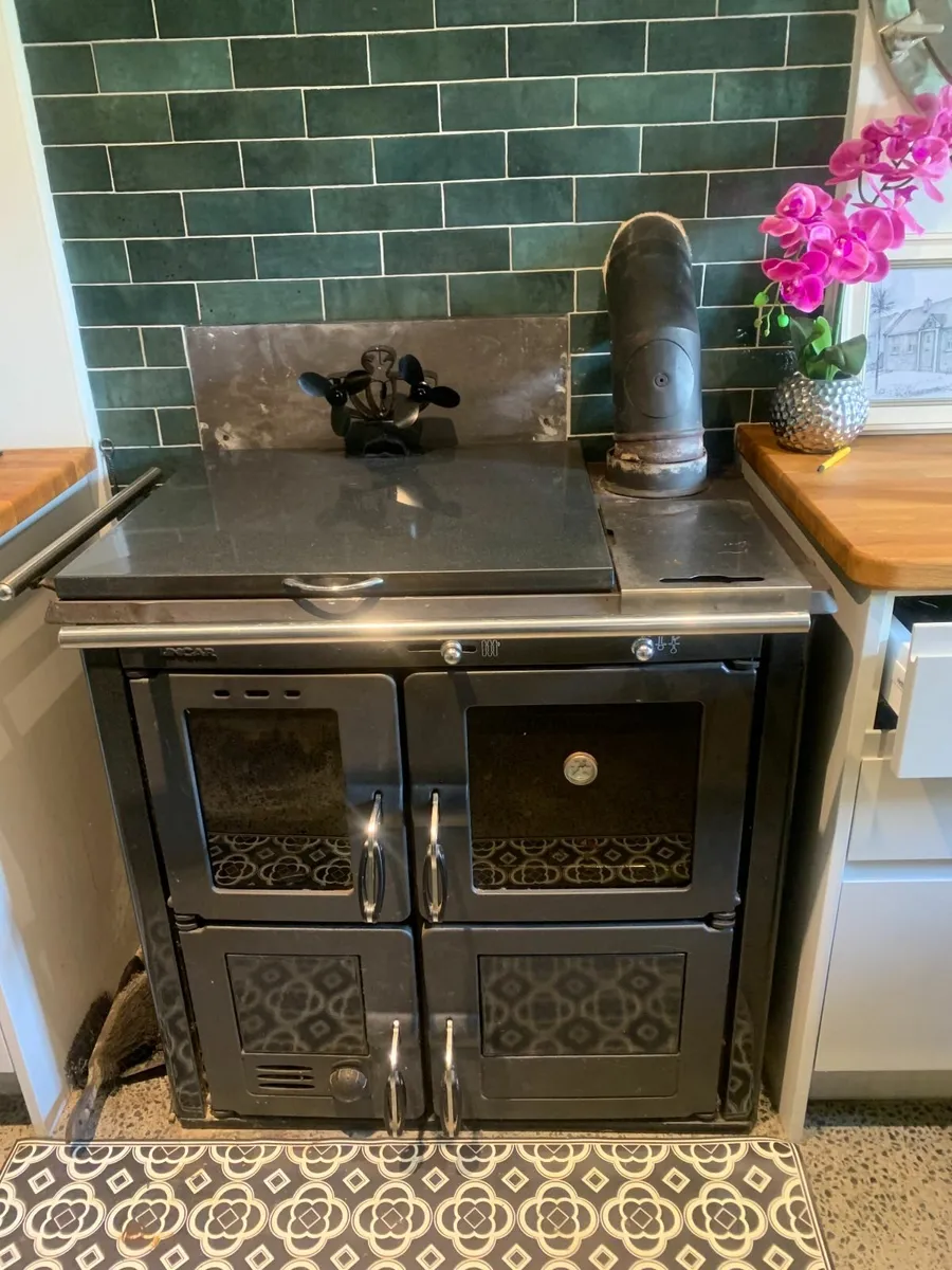 Wood burning stove with oven and back boiler Ono - Image 1