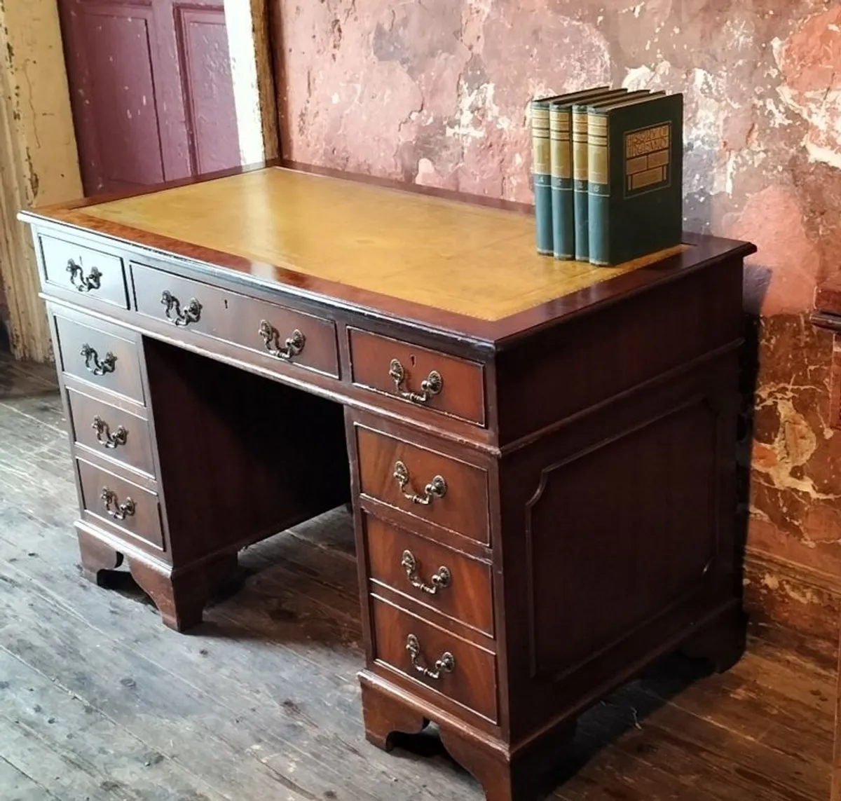 Georgian style mahogany Writing Desk - Image 1