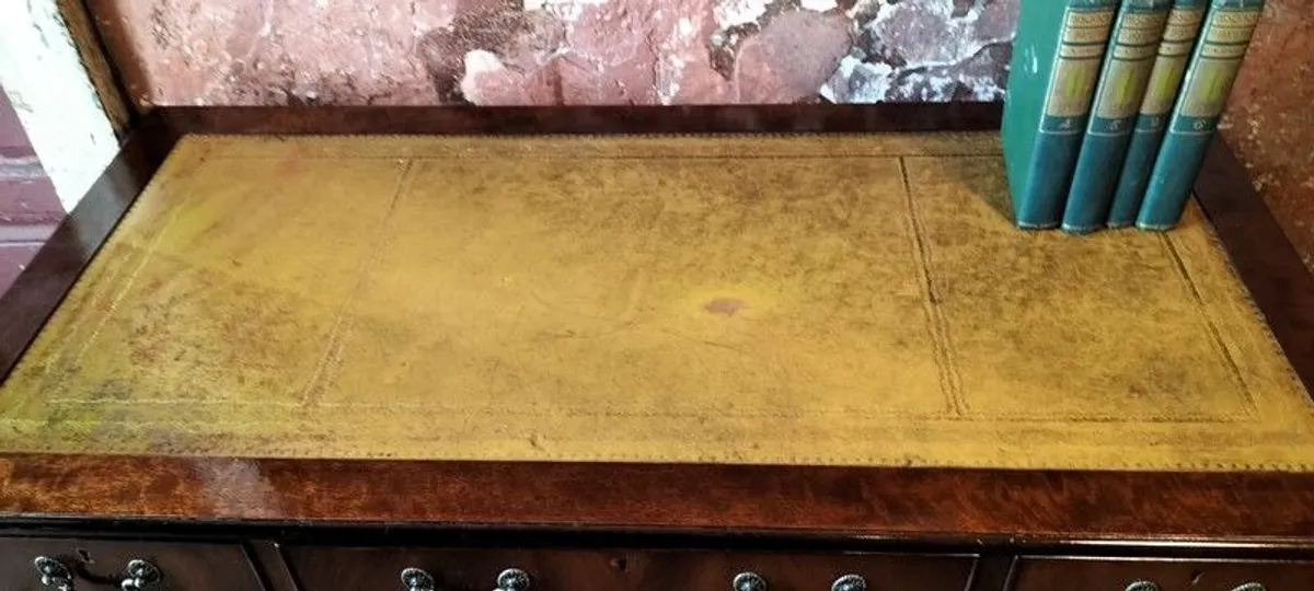 Georgian style mahogany Writing Desk - Image 3
