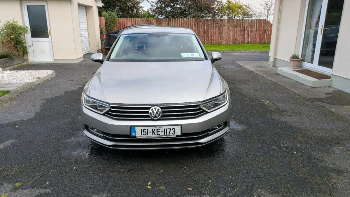 Volkswagen Passat - Image 2