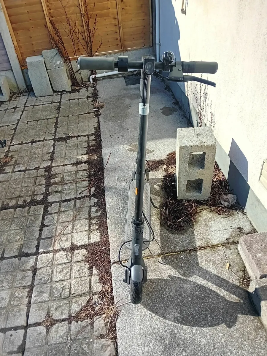 Electronic scooter - Image 2