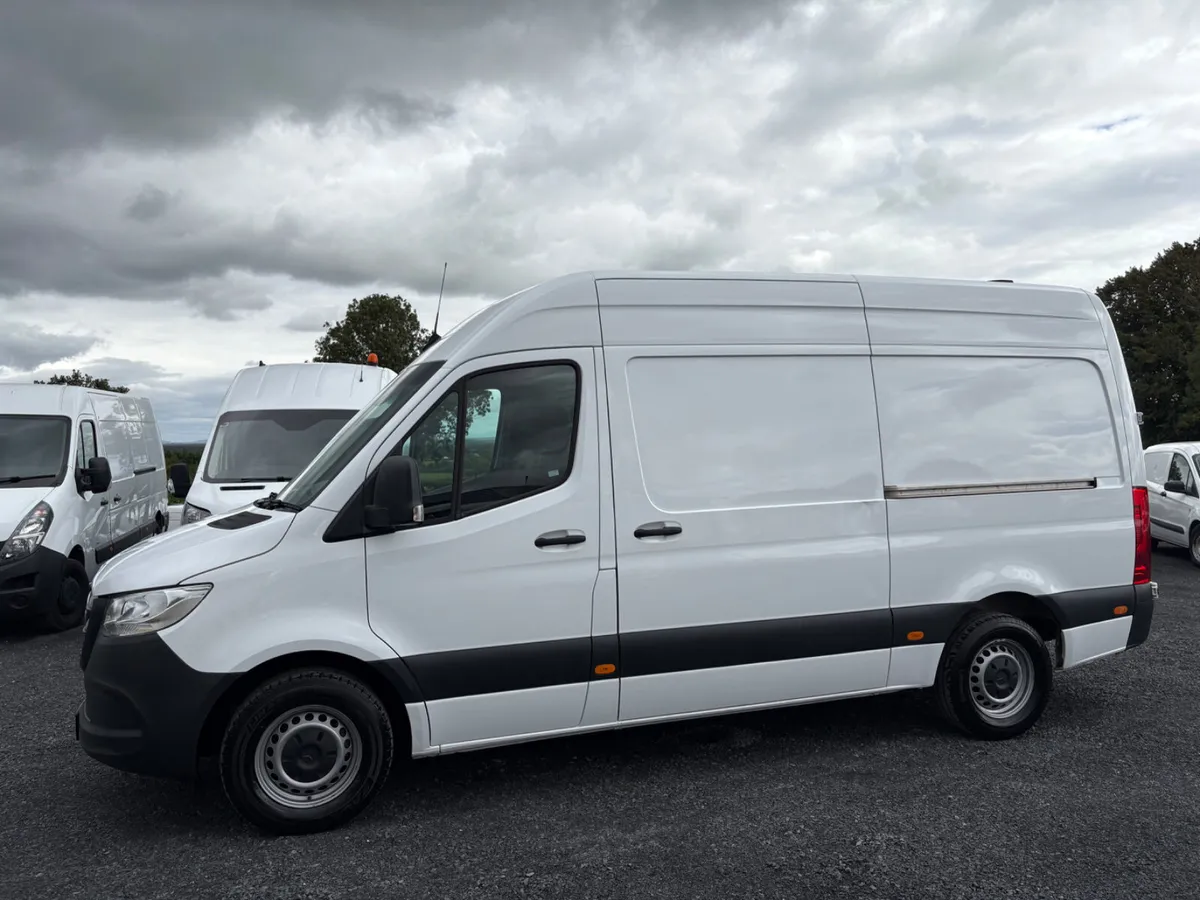 Mercedes-Benz Sprinter - Image 1