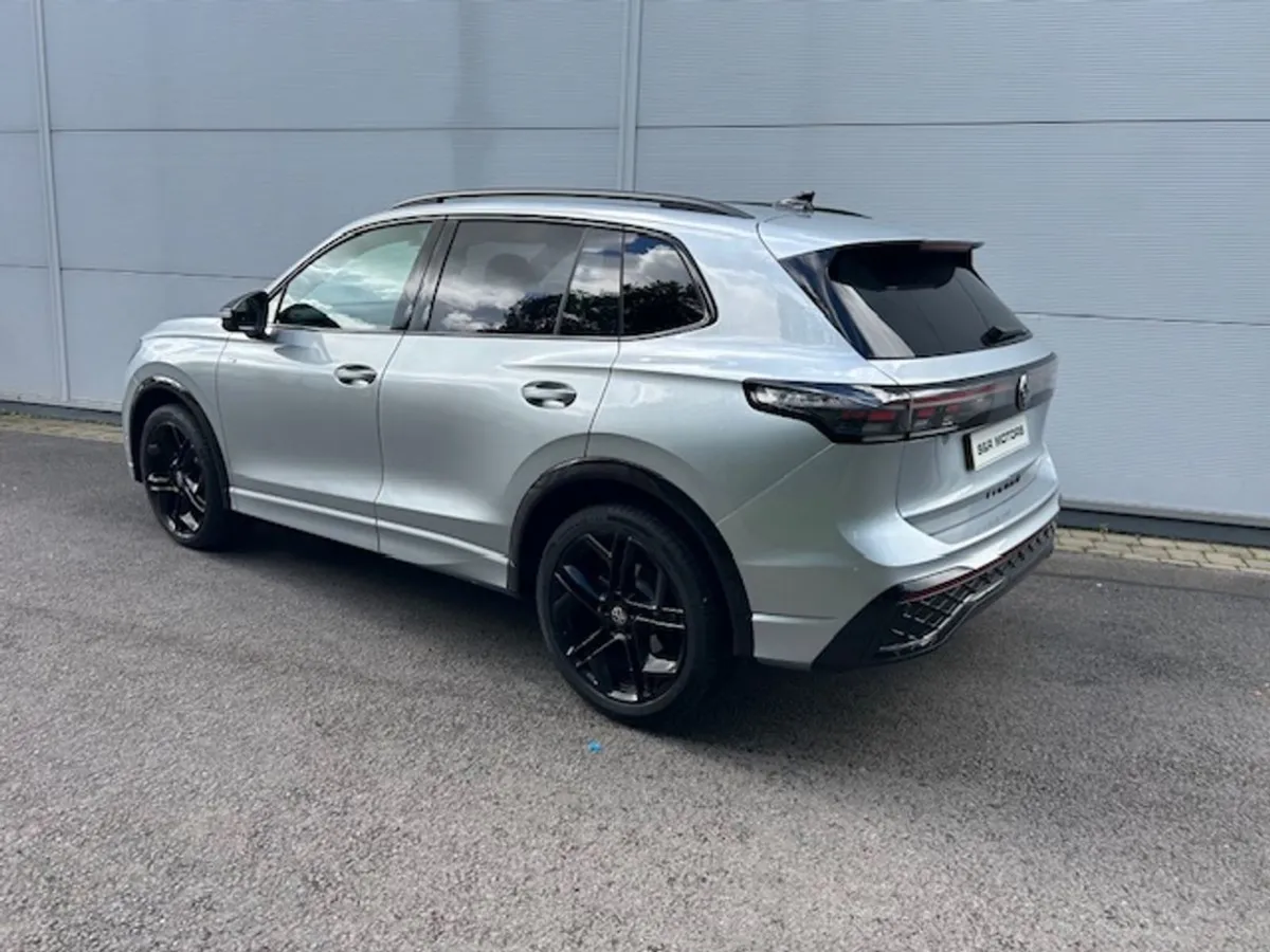 Volkswagen Tiguan Tiguan R-line Black Edition 2.0 - Image 3