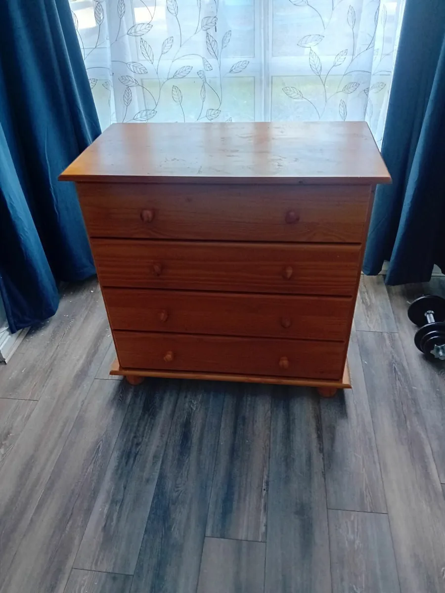 chest of drawer's