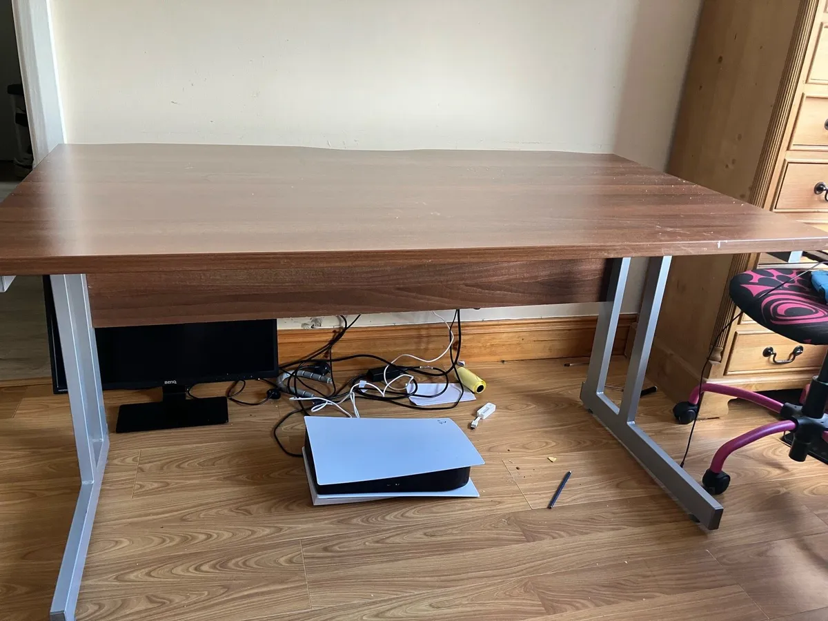 Office desk and mobile pedestal drawer - Image 1