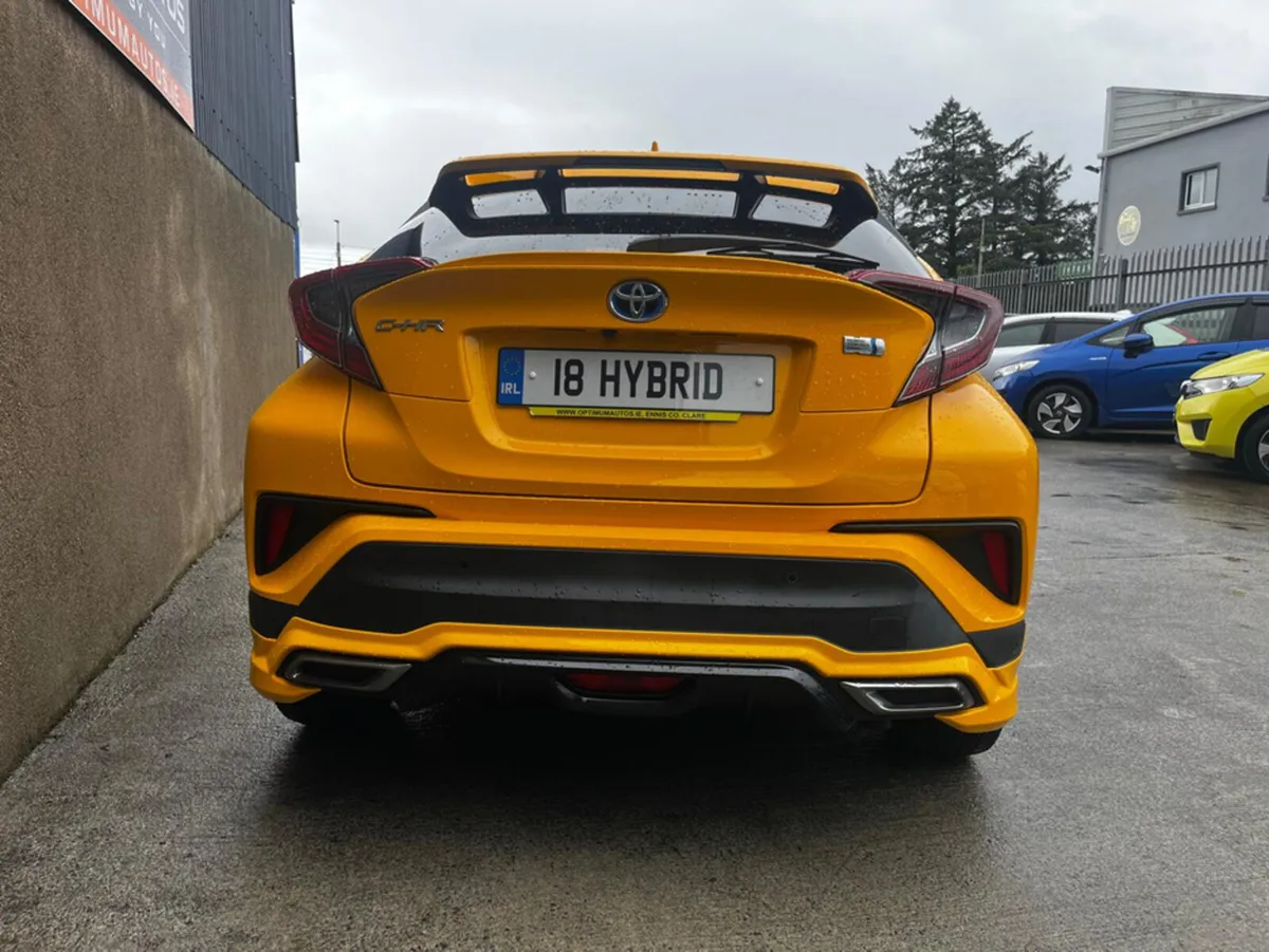 Toyota C-HR Toyota CHR G-model 1.8 self charging H - Image 3