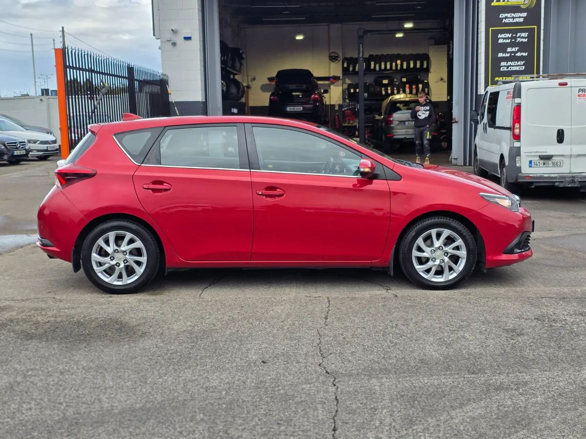 Toyota Auris 1.2T 5DR LUNA 4DR - Image 1