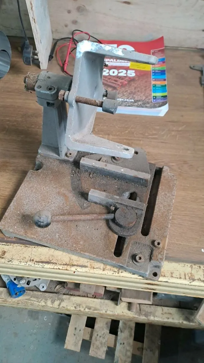 Angle grinder stand